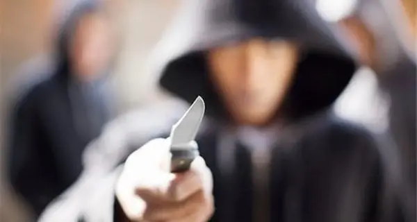 Rapina la notte di Halloween: denunciati 4 giovani tra cui una 18enne