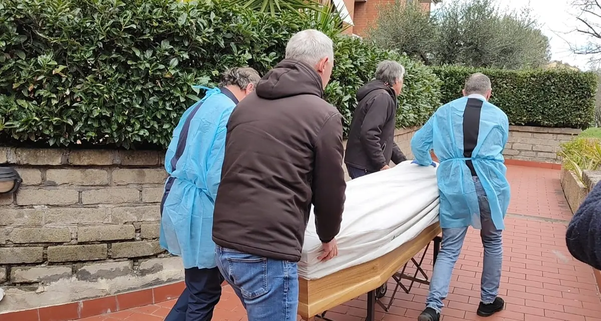 Incendio in un appartamento, trovato morto un uomo di 94 anni