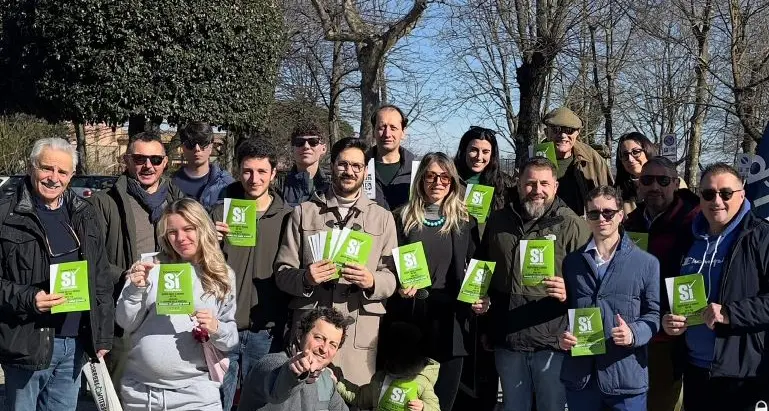 “Sì” alla referendum, in tanti al gazebo