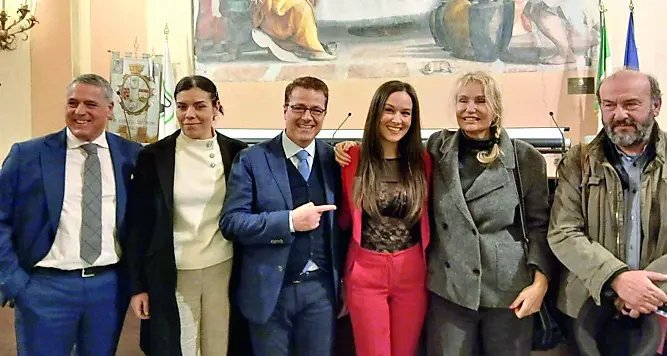 Parterre d’eccezione alla presentazione del libro di Anna Maria Travagliati