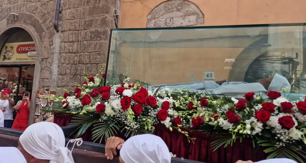 «Grazie al vescovo, Rosina ha potuto sfilare in città»