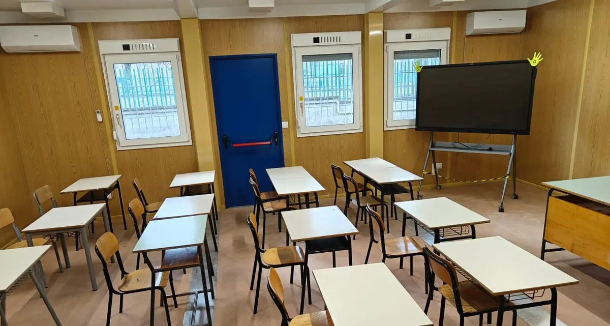 Scuola Ellera, al via le lezioni nei container