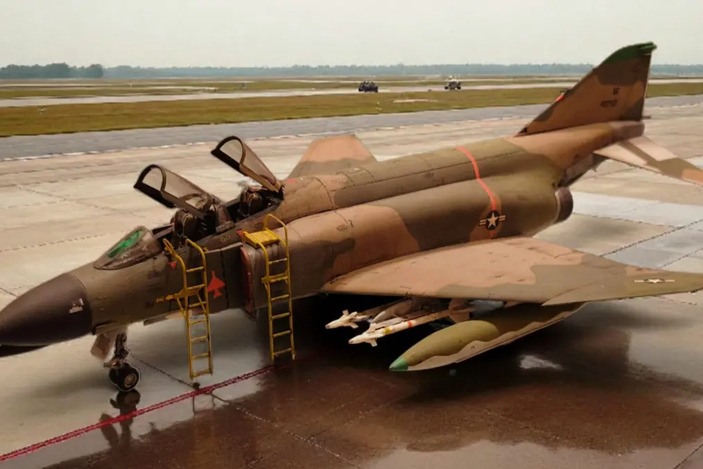 <p>F-4C 1/72 di Paolo Colaiacomo</p>\\n