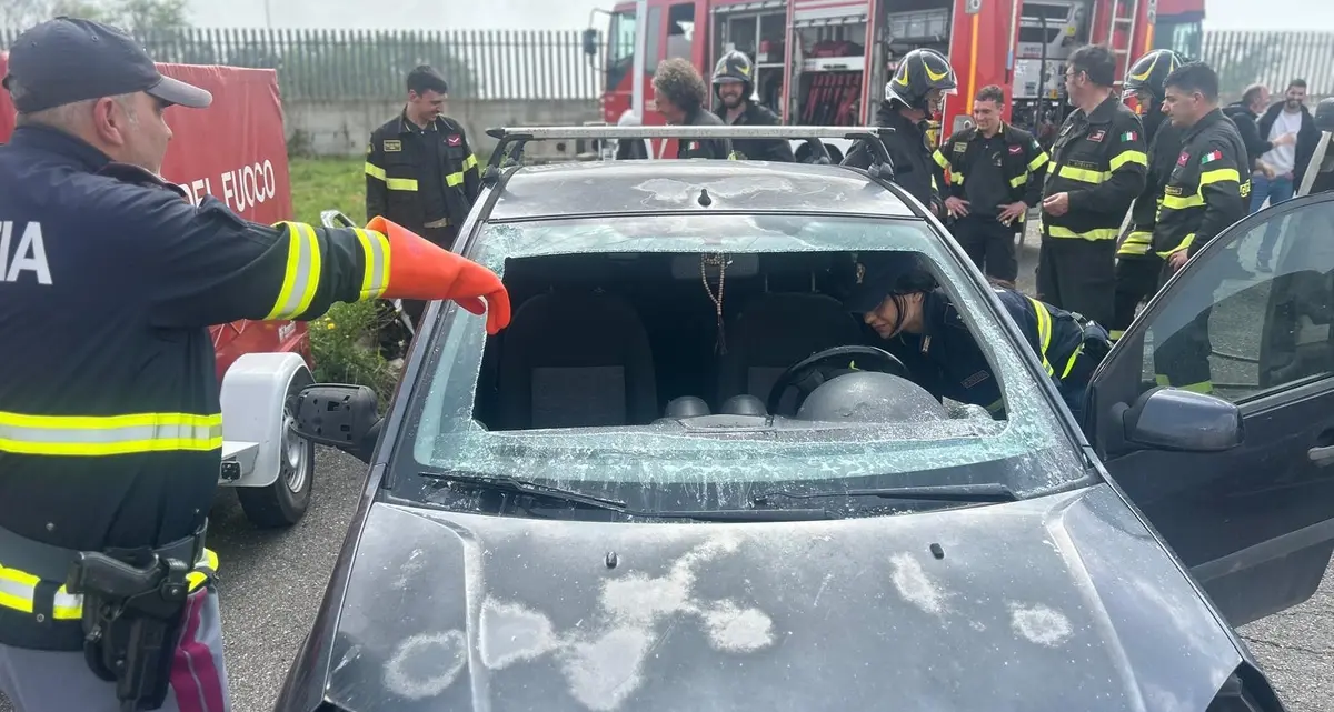 Polizia stradale a “scuola” dai vigili del fuoco