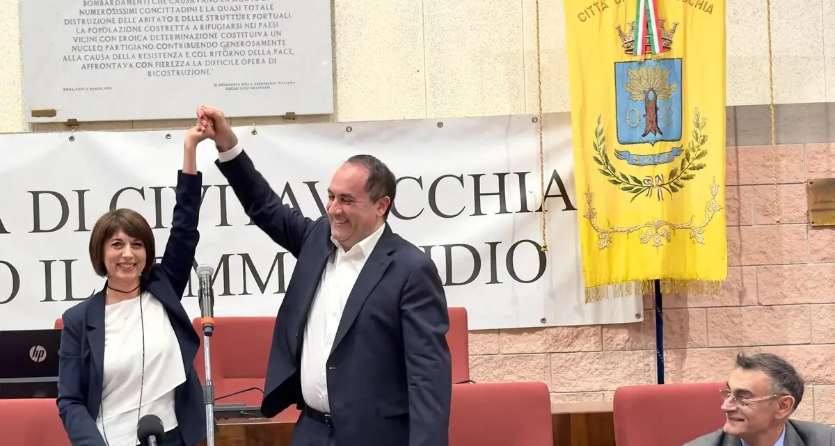 Grasso acclamato dai cittadini