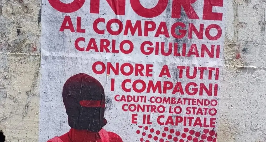 Spuntano manifesti inneggianti a Carlo Giuliani
