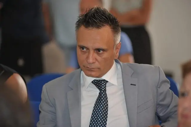 <p>Dimitri Vitali</p>\\n