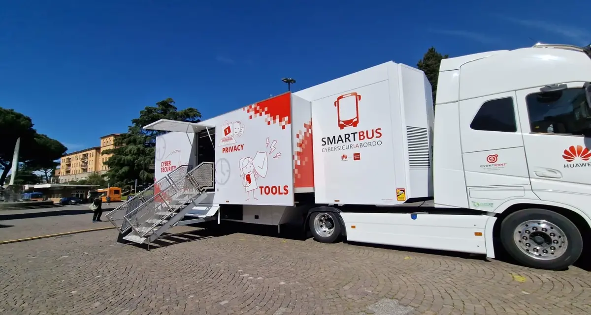 Smart bus contro i rischi di internet