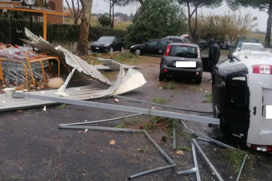 Violenta tromba d'aria a Cerveteri: si contano i danni