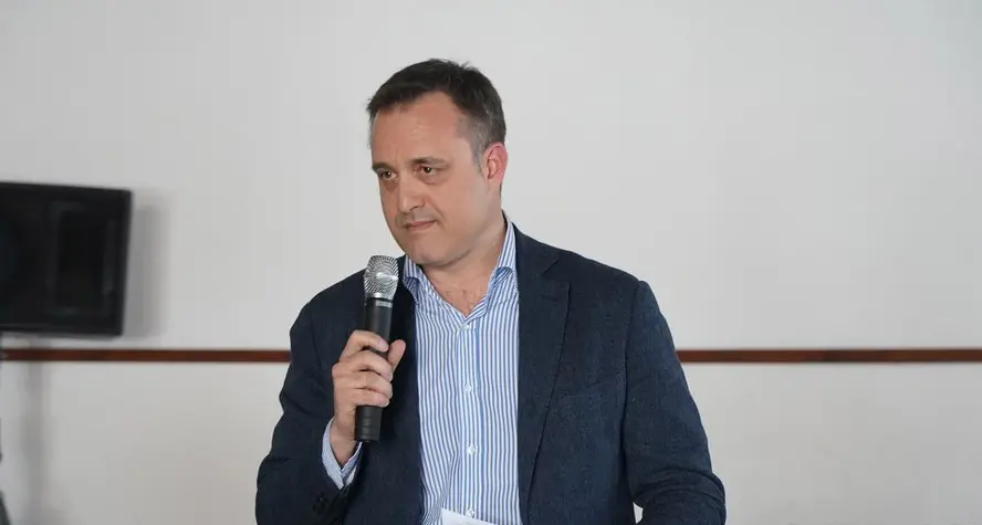 «Sospendere la fase di adozione del Pua di Santa Marinella»