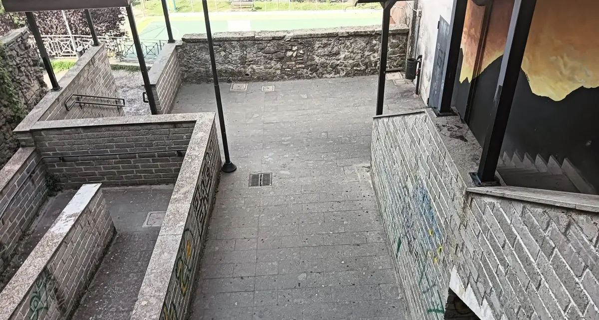 Viterbo: a Bagnaia la rampa per disabili dimenticata