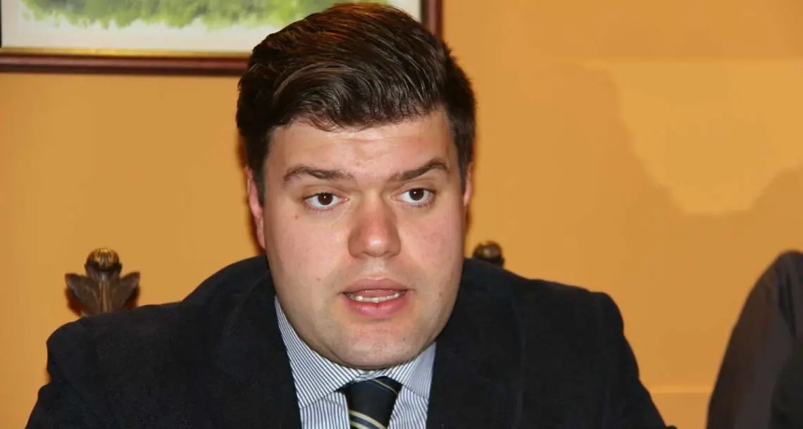 Accusa il sindaco Romoli via social, condannato per diffamazione