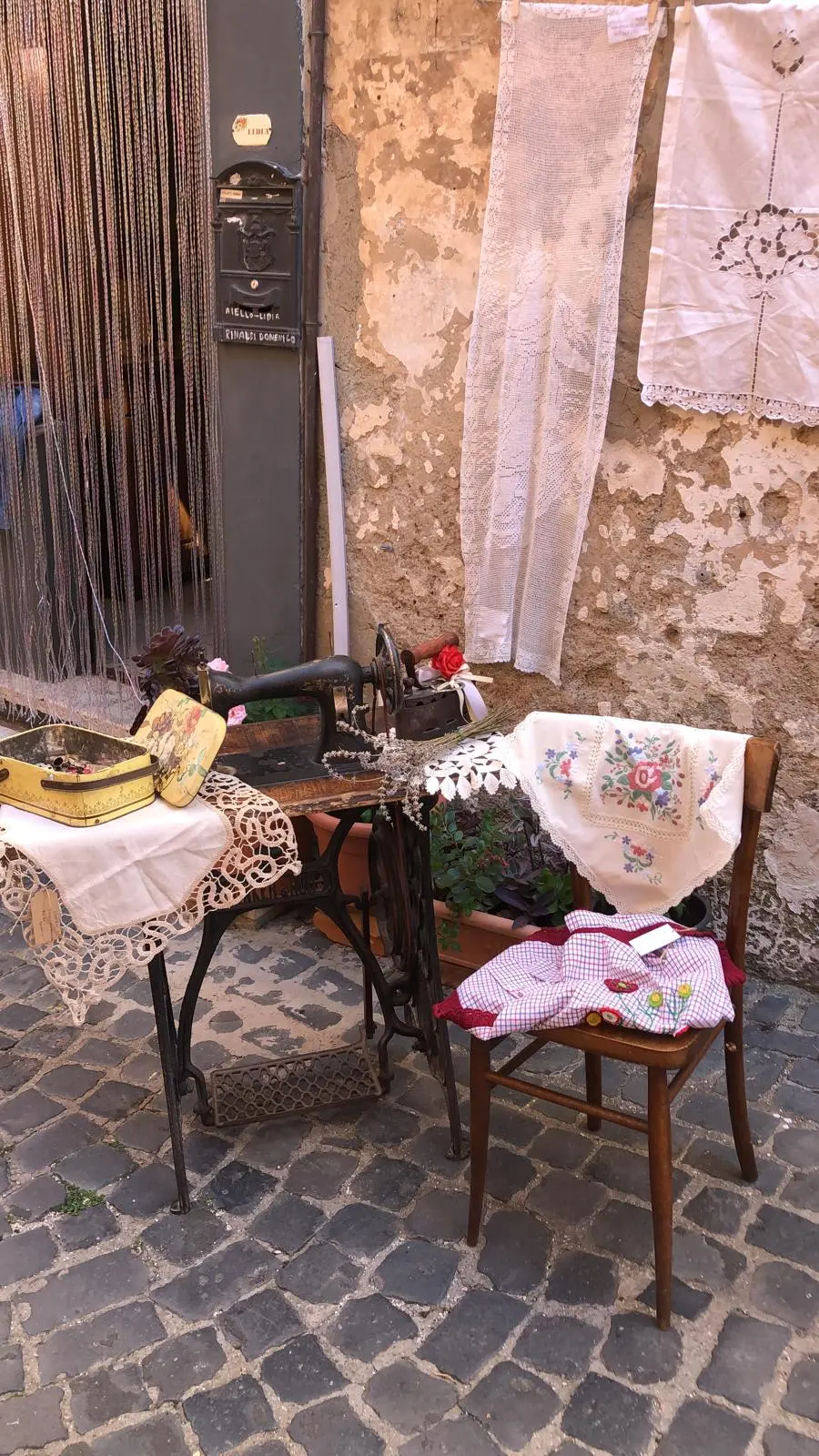 A Cerveteri la via dei merletti per San Michele Arcangelo