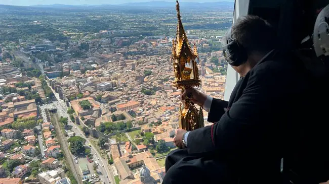 Il cuore di Santa Rosa in volo su\u00A0Viterbo