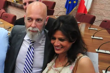 Ernesto Tedesco e Fabiana Attig il giorno dell\\'insediamento dell\\'amministrazione