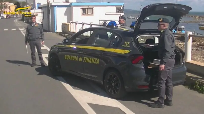 FINANZA Lavoratori in nero stabilimento balneare Santa Marinella