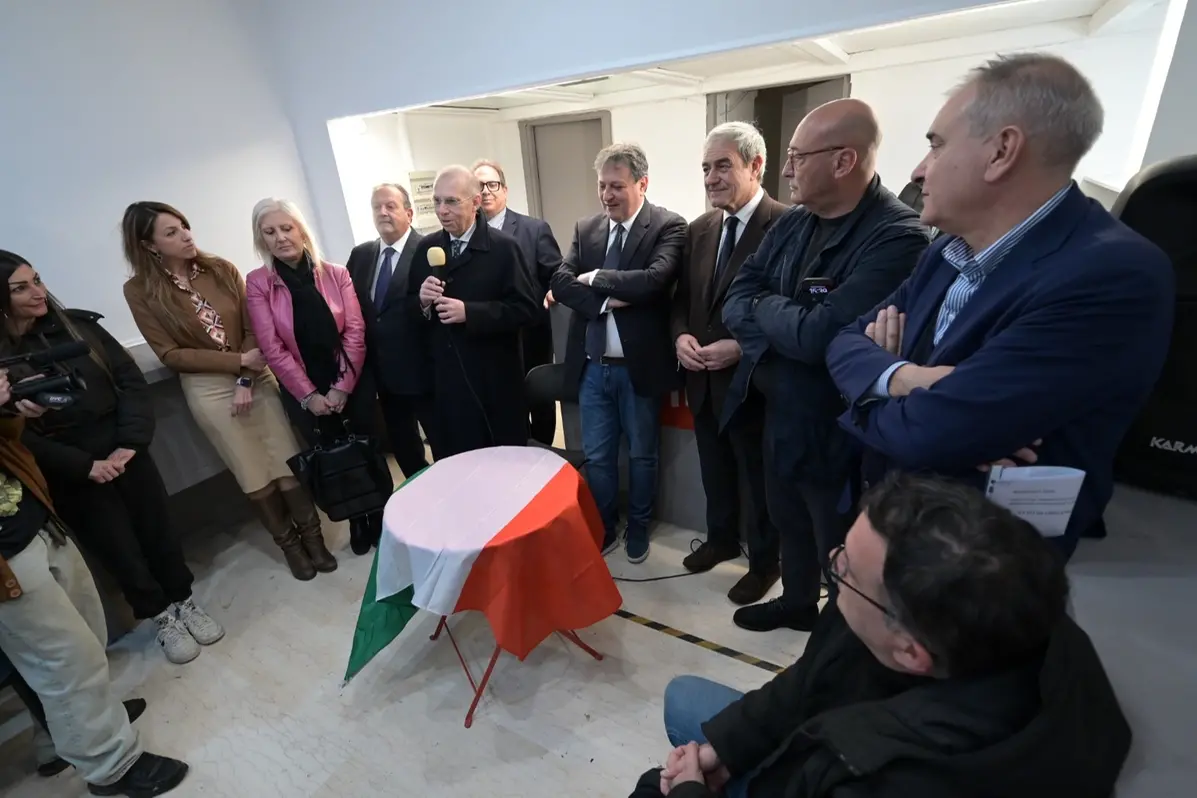 <p>L'inaugurazione della sede elettorale di Paolo Poletti</p>\\n