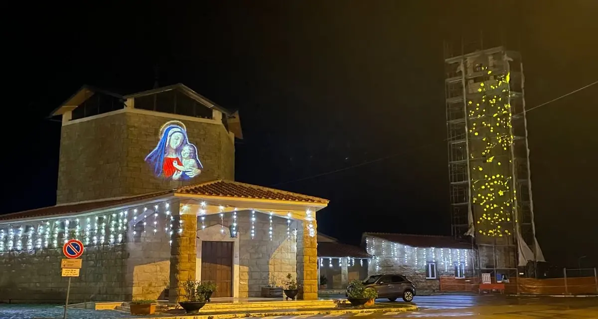 Illuminazione artistica, a Montalto atmosfera natalizia più suggestiva con il progetto sponsorizzato dall’Enel