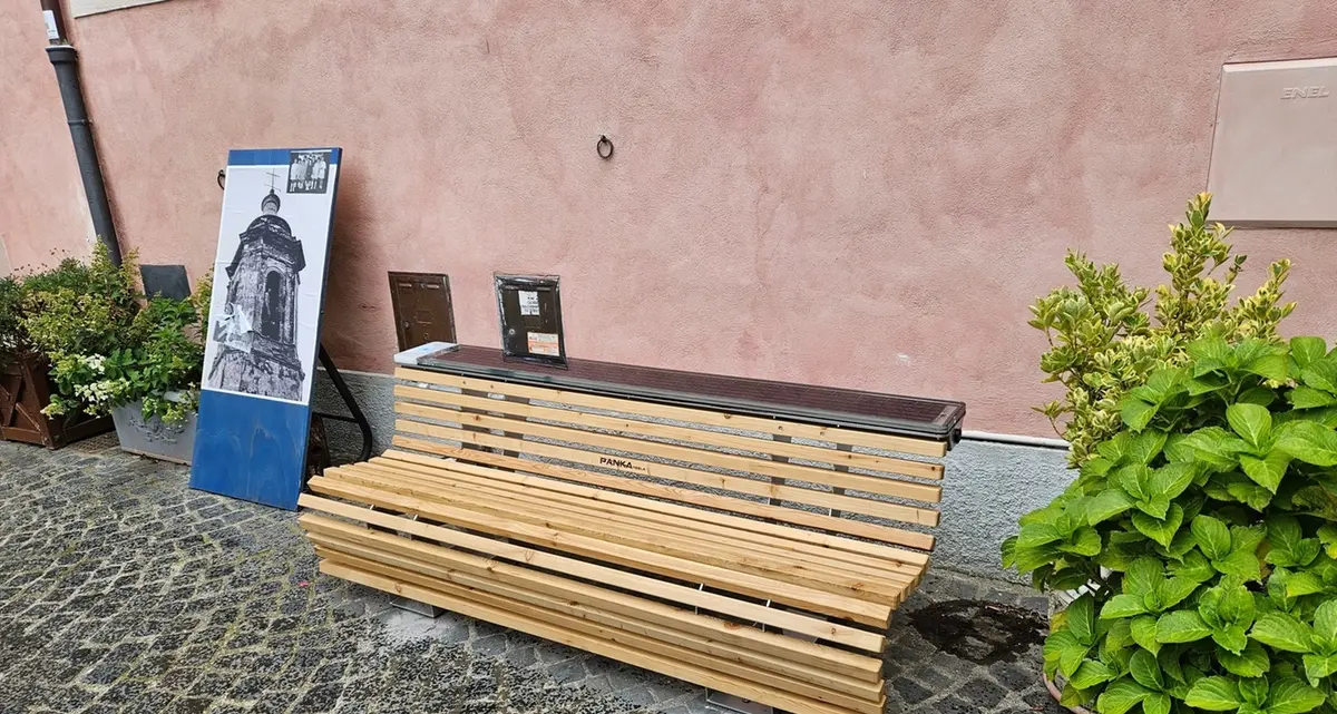 Latera: ecco le panchine a pannelli solari