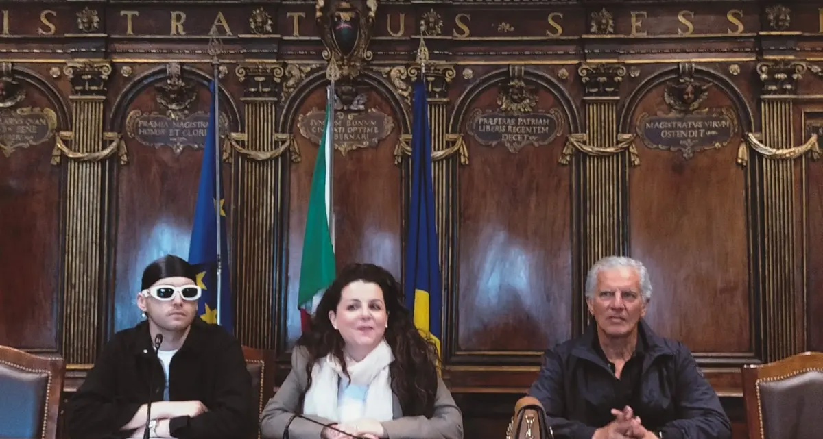 Fenice, il murale che lancia un messaggio di rinascita