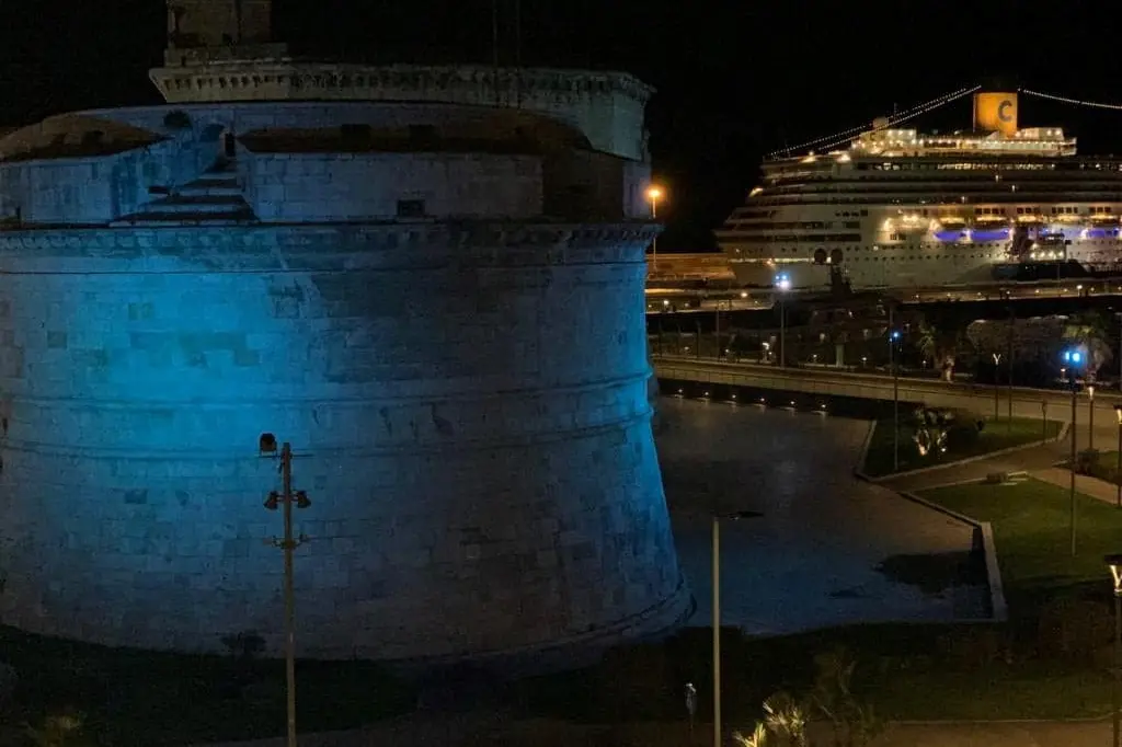 Giornata dell'Infanzia, il Forte Michelangelo e i Comuni illuminati di blu