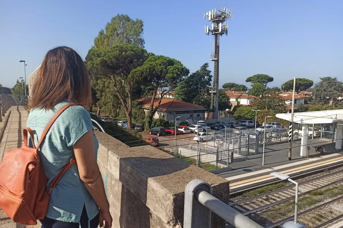 Il cavalcaferrovia perde pezzi