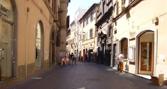 Corso Italia chiuso dalle 21 all’1 di notte tutti i giorni