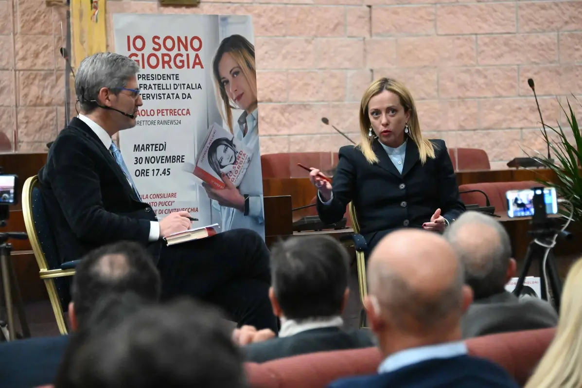 Bagno di folla alla Pucci per la presentazione di “Io sono Giorgia\"