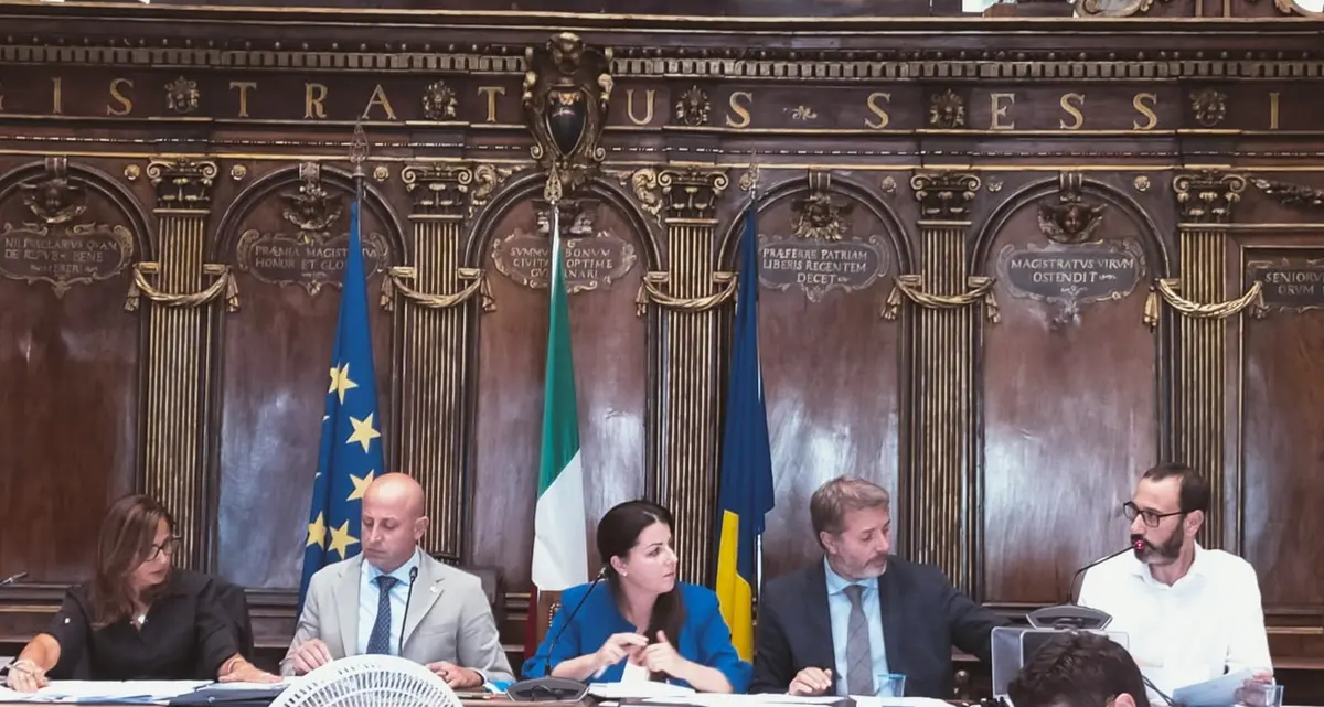 Maggioranza al Comune di Viterbo, il “Patto” scricchiola