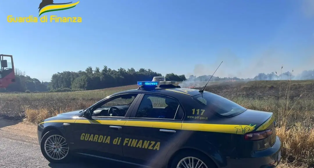 Incendio a ridosso del metanodotto, i finanzieri evitano il disastro