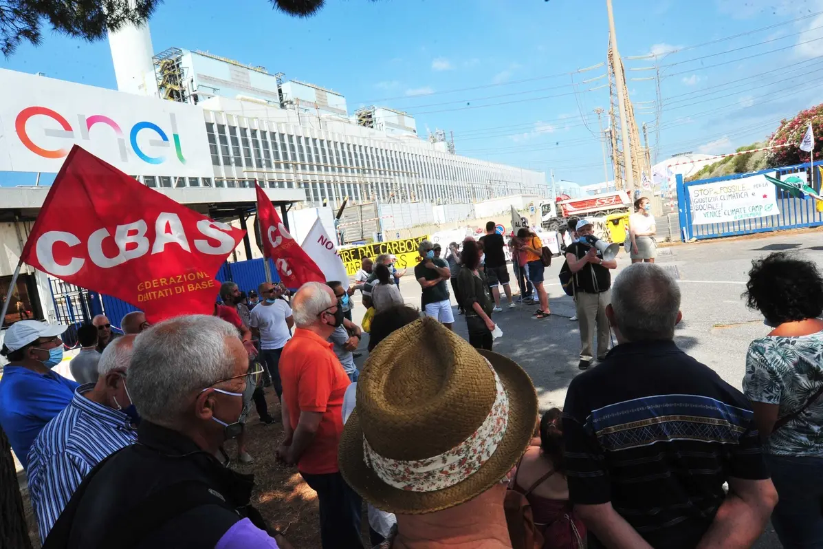 Tvn, in tanti per dire no ai combustibili fossili