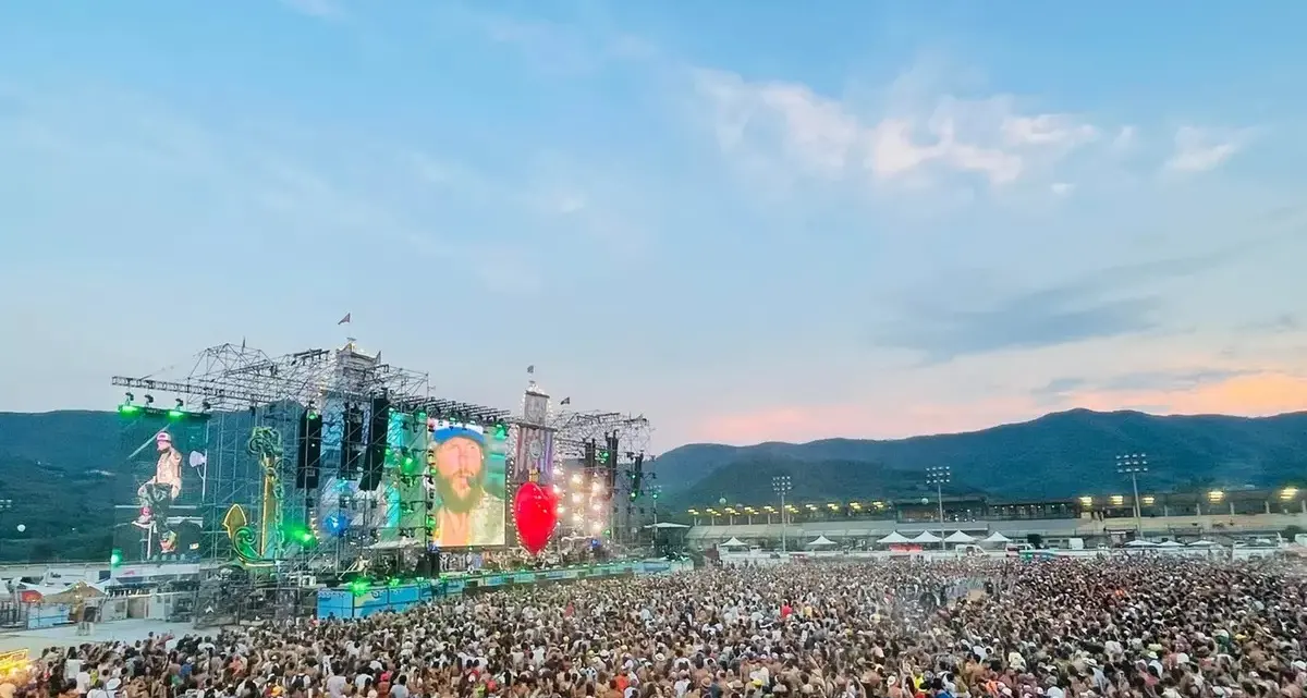 «Una legge che vieti i grandi eventi su spiagge e siti naturali»