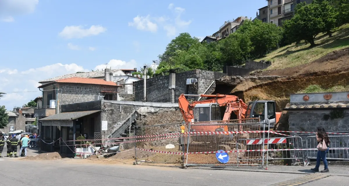 Crollo al Miralago, ecco chi sono gli indagati