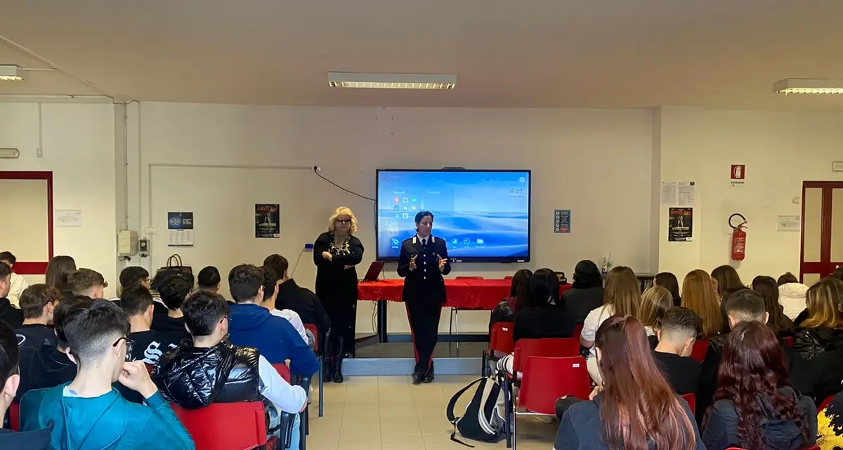 I ragazzi dell’alberghiero incontrano l’Arma