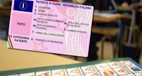 Viterbo, sostituisce l’amico all’esame per la patente: finisce nei guai