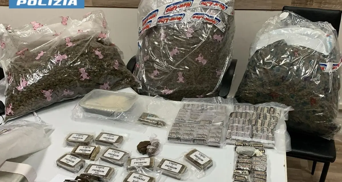 Da Cerenova ad Ardea per rifornirsi di droga