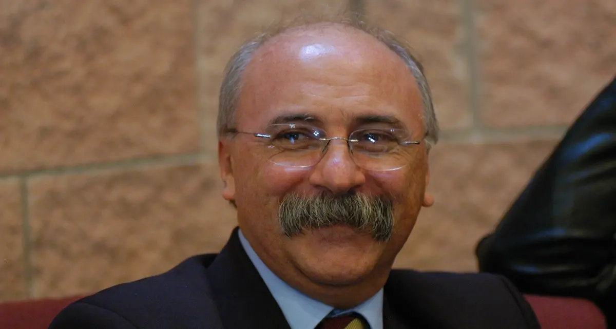 A Dio Claudio La Camera, Patriota e uomo perbene