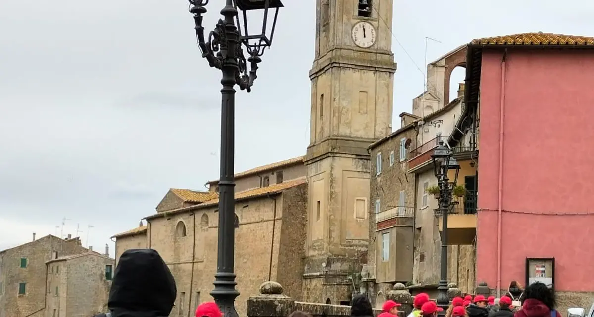 Farnese fa il pienone di turisti per i ponti festivi