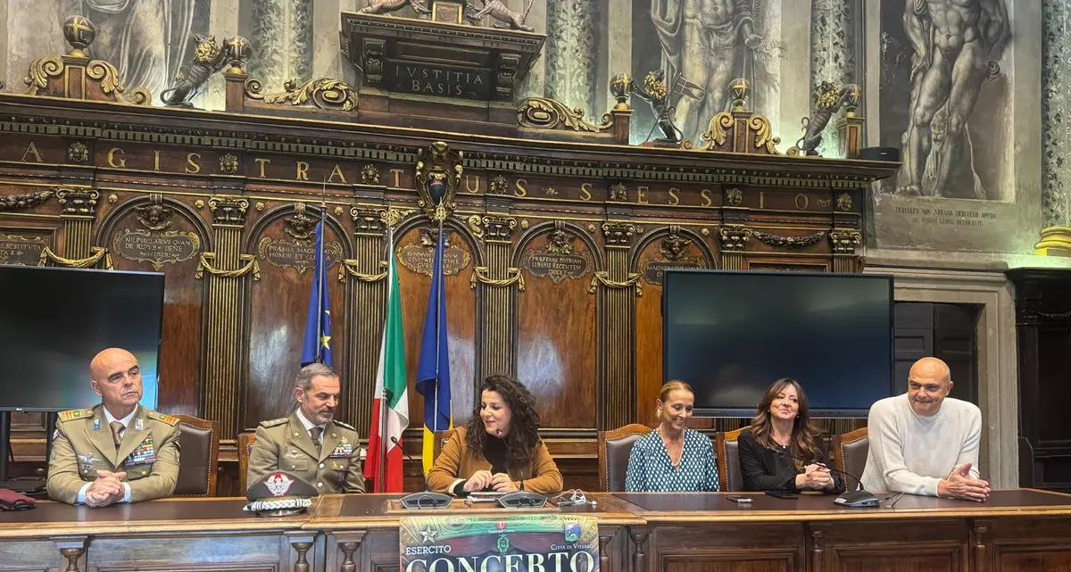 Viterbo: l’Esercito suona per la lotta al cancro al seno