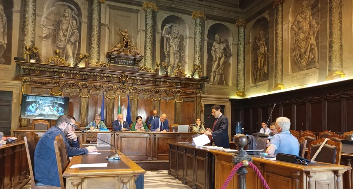 Recupero crediti, scontro in consiglio comunale